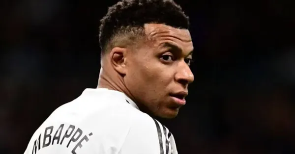 Mbappé otra vez fuera.