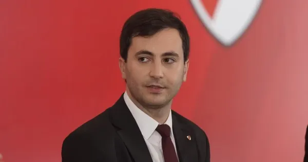 Di Carlo es captado por las cámaras.