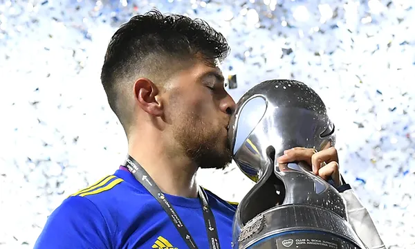 Agustín Rossi, fundamental en los penales contra Talleres, hizo un balance del año y reveló un pedido del ídolo Xeneize.