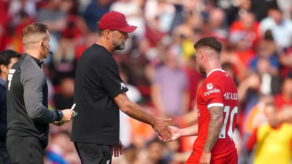 Alexis Mac Alister y Jürgen Klopp.