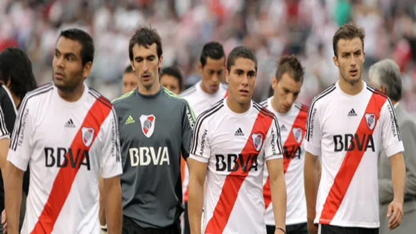 Descubrí quién es el que, luego de haber menospreciado a River Plate, está a nada de quedarse sin trabajo en la liga del retiro.