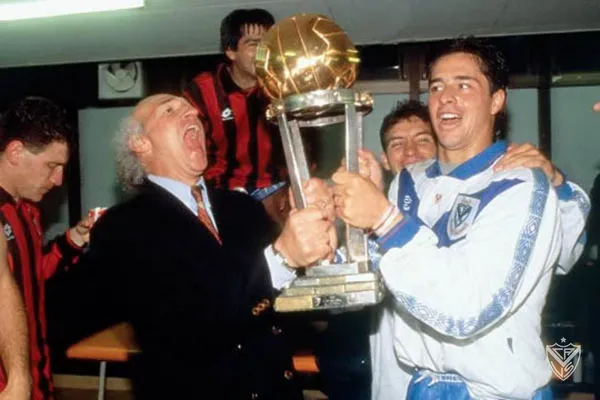 El 1 de diciembre de 1994 el Vélez del Virrey se coronaba campeón del mundo ante el Rossonero.