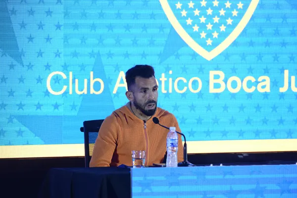 El Apache comunicó que se va del club en conferencia de prensa.