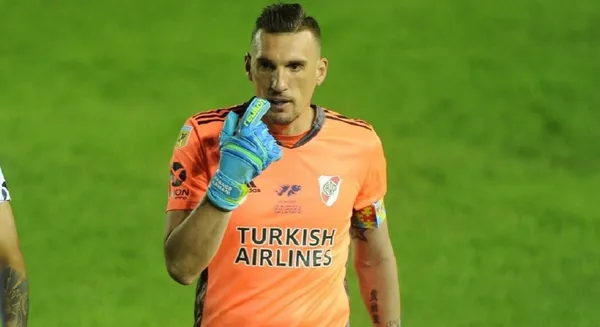 El arquero del Millo renovó su vínculo con la institución y estará ligado al conjunto de Núñez hasta 2024.