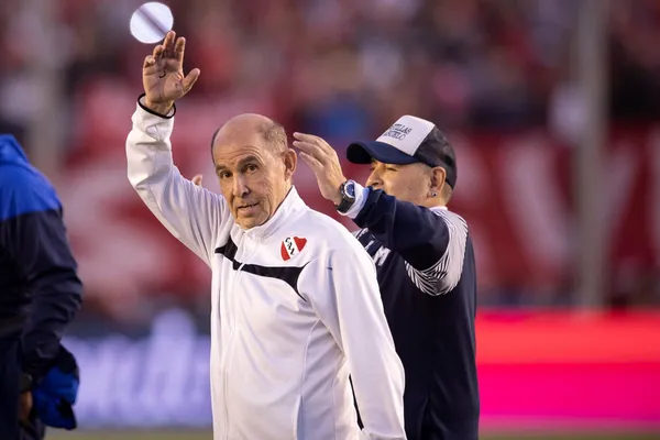 El Bocha fue homenajeado por una vida entera ligada al Rojo.