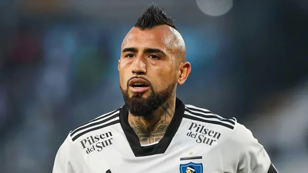 El chileno fue denunciado y se encendió la polémica en Chile.