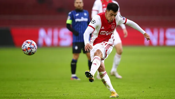 El defensor del Ajax vive un momento de altísimo nivel que se traduce en un par de estadísticas impresionantes.