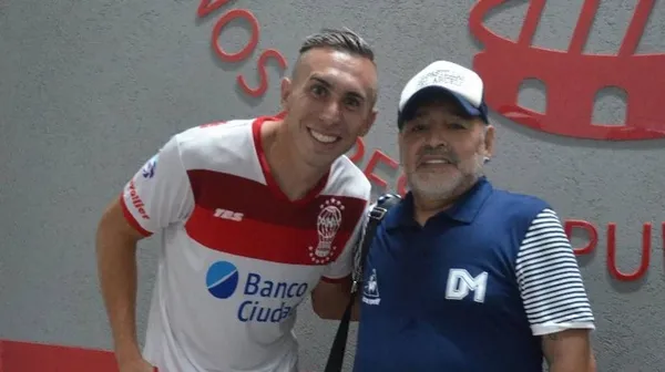 El delantero de 25 años logró impresionar al mejor futbolista de la historia.