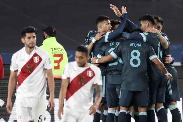 El equipo dirigido por Lionel Scaloni se impuso 1-0 en el Monumental en las Eliminatorias Sudamericanas de Fútbol.