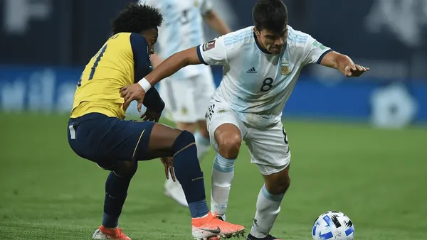 El exjugador de Racing prolongó su vínculo con el Sevilla y es un jugador clave del elenco andaluz. Desde el cuerpo técnico de la Albiceleste ven con buenos ojos esta continuidad del Huevo pensando en Qatar 2022.