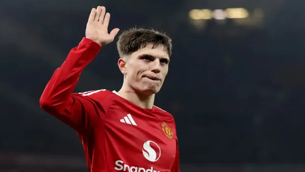 El extremo argentino estaría con un pie afuera del Manchester United