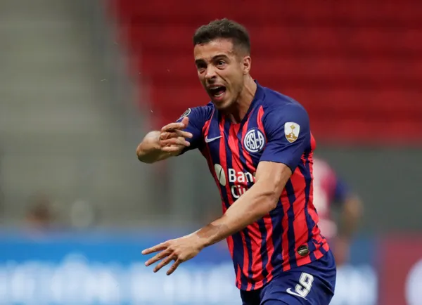 El futbolista de San Lorenzo sonó como posible refuerzo del Xeneize.