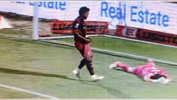 El gesto de Borja con Armani