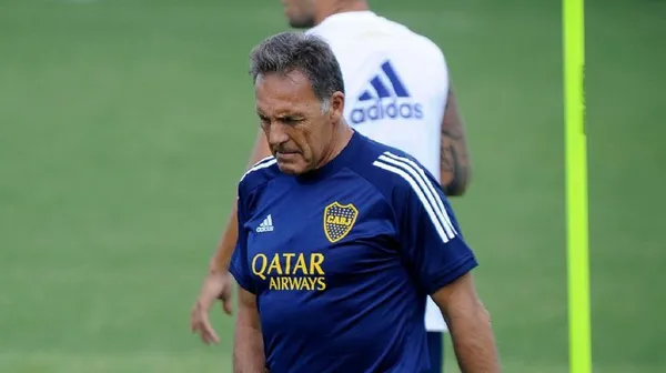 El jugador es el único refuerzo del Xeneize de cara a la Copa Libertadores pero faltó al entrenamiento del plantel.