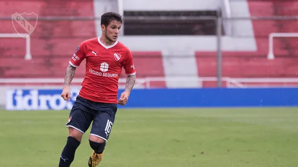 El lateral, que era pretendido por el último campeón del fútbol argentino, finalmente seguirá su carrera en el exterior.