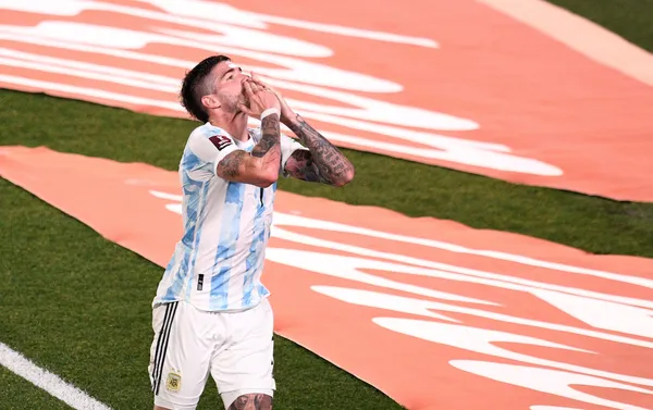 El mediocampista de la Selección Argentina manifestó su fanatismo por Riquelme hace algunos años.