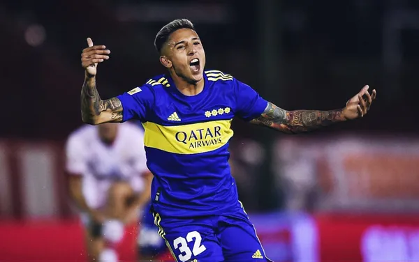 El mediocampista metió un golazo y fue la gran figura del Xeneize, que se impuso por 3-0 ante Huracán.