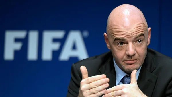 El presidente de la FIFA defendió el polémico proyecto en la cumbre realizada en Qatar.