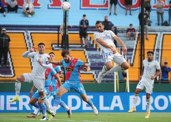 El Xeneize empató 1 a 1 ante Arsenal y aún no aseguró su clasificación a la Copa Libertadores.
