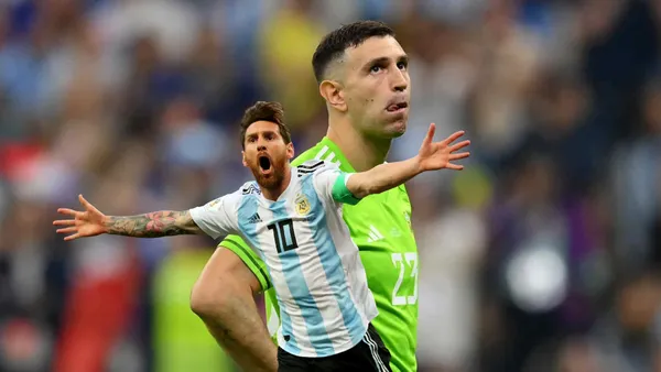 Emiliano Martínez y Lionel Messi en la Selección Argentina