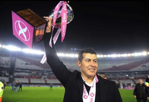 En las últimas horas se oficializó el arribo de Jorge Almirón al club Granate.