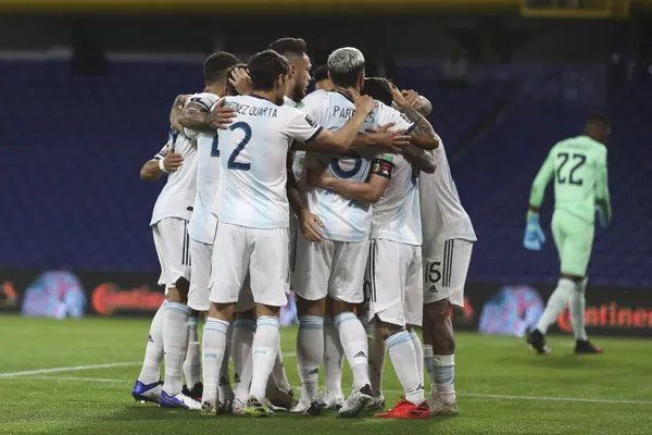 En medio de una Selección de Fútbol de Argentina desorganizada, un jugador sorprendió a los grandes de Europa.