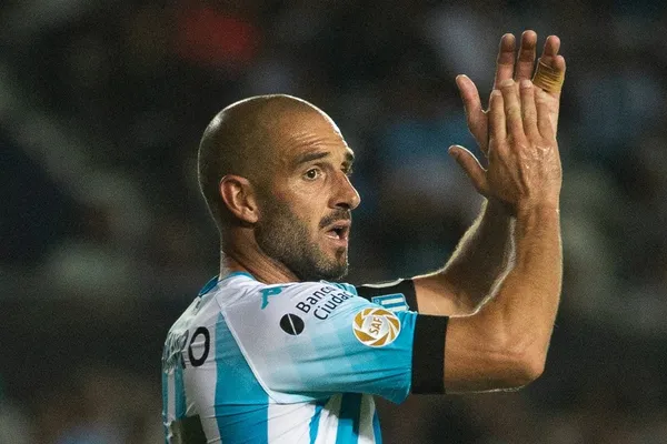 En un disputado partido en el que Racing Club de Avellaneda no encontraba el gol, la entrada de Lisandro López cambió todo.