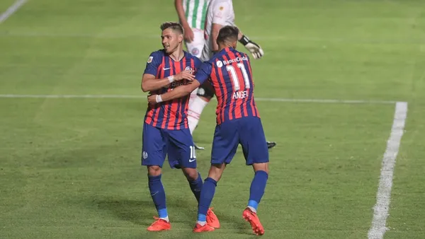 En un partido dominado por el Club Atlético San Lorenzo de Almagro, Ángel Romero Villamayor y Óscar Romero Villamayor le dieron la victoria al equipo.