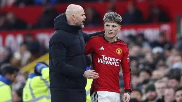 Erik Ten Hag y Alejandro Garnacho.