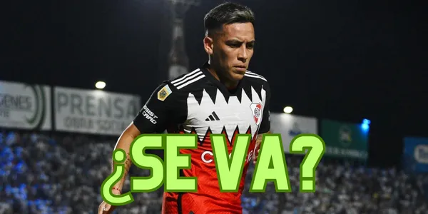 Esequiel Barco con la camiseta suplente de River.