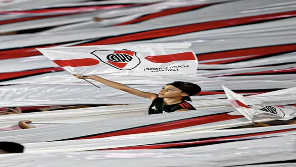 Excursionistas se burló de las dedicatorias de River a sus exjugadores