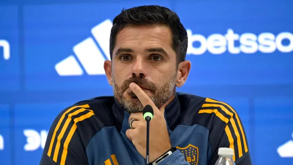 Gago deberá resolver su primer gran problema (Foto Baires).