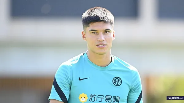 Joaquín Correa fue reemplazado por una molestia en la victoria de Inter por 3 a 0 sobre Roma.