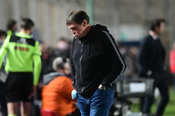 La Comisión Directiva decidió que el Emperador no continuará como DT del Rojo.