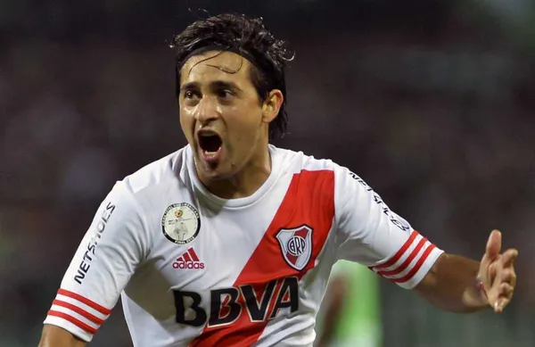 Leonardo Pisculichi fue uno de los mejores jugadores que tuvo Marcelo Gallardo durante todo su recorrido siendo entrenador de River Plate y el mediocampista se consagró cuando le convirtió un gol decisivo a Boca Juniors en la semifinal de la Copa Sudamericana ¿Cuáles fueron los números del volante en el Millonario? Enterate de toda la información acá.