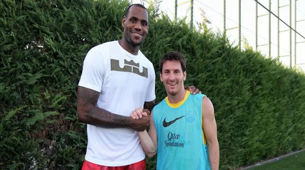 Liverpool es uno de los clubes que menos se ha especulado sobre un acercamiento a Lionel Messi. Sin embargo, un socio minoritario puede hablar con el argentino.