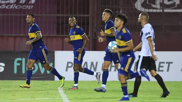 Los futbolistas de Claypole no perdieron tiempo tras la derrota ante Boca y se llevaron un recuerdo del partido.