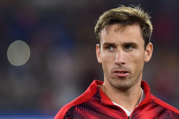 Lucas Biglia está horas de hacer oficial su traspaso al fútbol de Turquía, a pesar de haber tenido una oferta de Club Atlético Independiente.