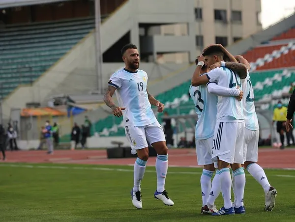 Lucas Martínez Quarta se llevó los reflectores hace unos días, y ayer fue el turno de otro defensa.