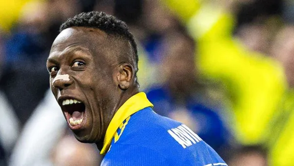 Luis Advíncula feliz en Boca