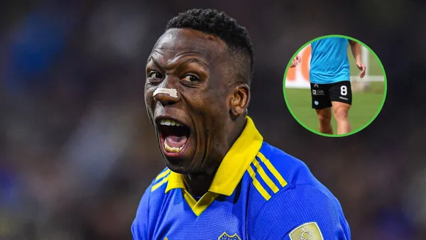 Luis Advíncula grita mientras usa la camiseta de Boca Juniors.
