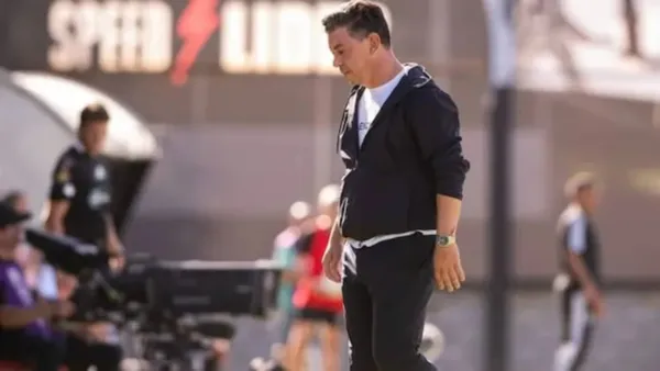 Marcelo Gallardo entrenador de River (Ole)