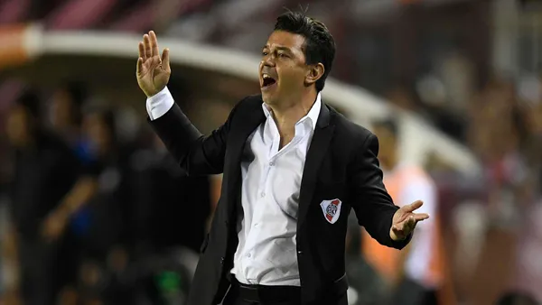Marcelo Gallardo nuevamente volvió a demostrarle al hincha de River que siempre hay que creer en el equipo y consiguió un gran triunfo ante Lanús, una de las imágenes que le tomaron dejó un mensaje claro de quien manda en La Fortaleza. Enterate de toda la información acá.