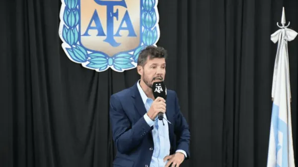 Marcelo Tinelli tuvo una inédita propuesta en medio del sorteo de la liga argentina de fútbol.