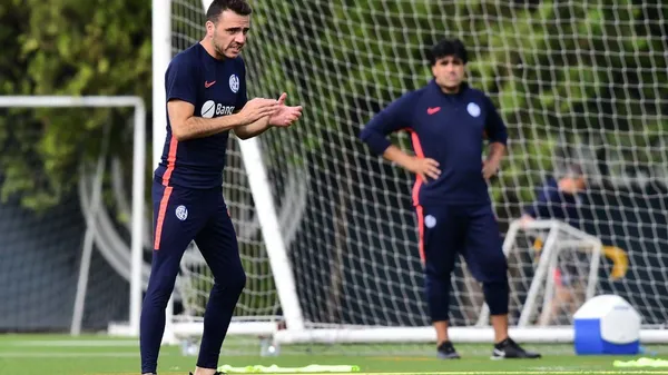 Mariano Soso, entrenador de Club Atlético San Lorenzo de Almagro, busca contratar en dos posiciones específicas para su equipo.