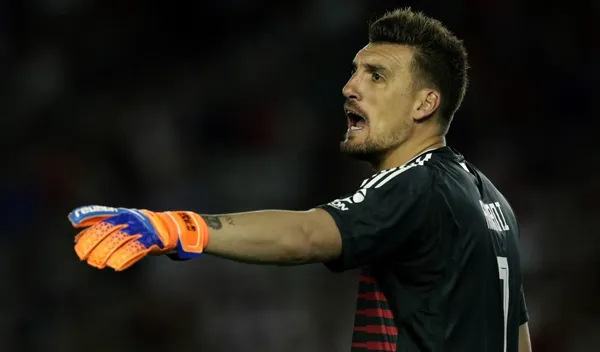 Martín Araoz habló sobre la posibilidad de que el portero del Millonario continúe su carrera en Europa.