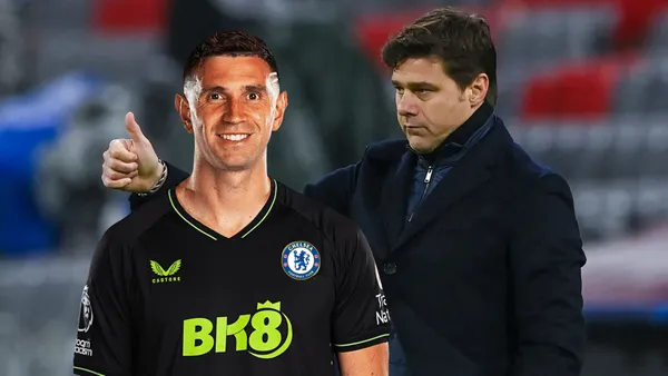 Mauricio Pochettino le levanta el pulgar a Emiliano Martínez