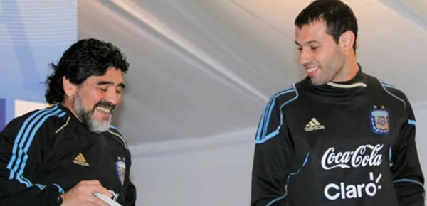 Mirá la crítica que lanzó Javier Mascherano en medio de los disturbios en la despedida de Diego Armando Maradona.