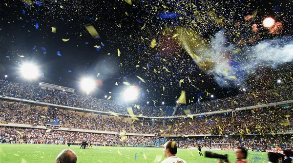 Pasada la madrugada los fanáticos Xeneizes celebraron el 12 de diciembre y la obtención de la Copa Argentina.