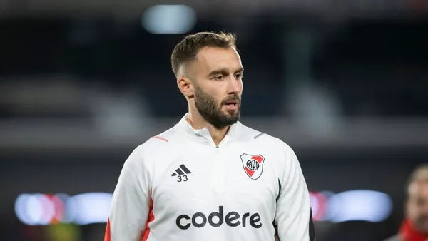 Pezzella es uno de los puntos altos de este River (Foto Baires).